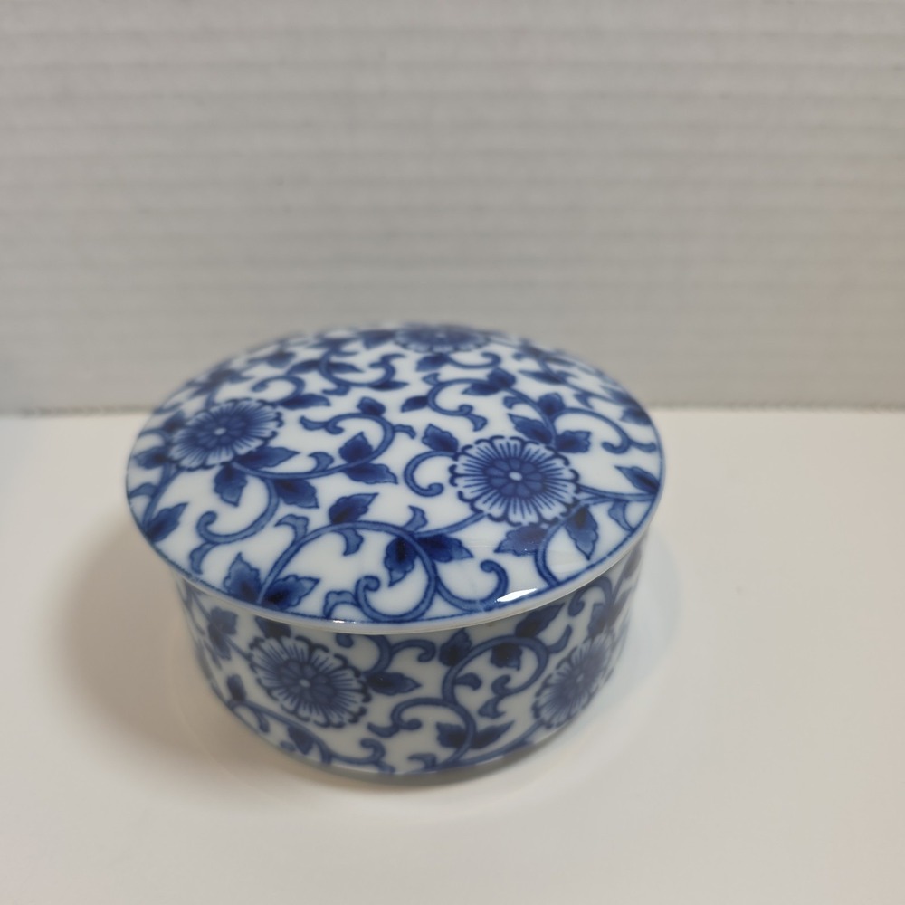 Asahi Sato Gordon Collection Porcelain Blue And White Trinket Box 3.7" Vintage